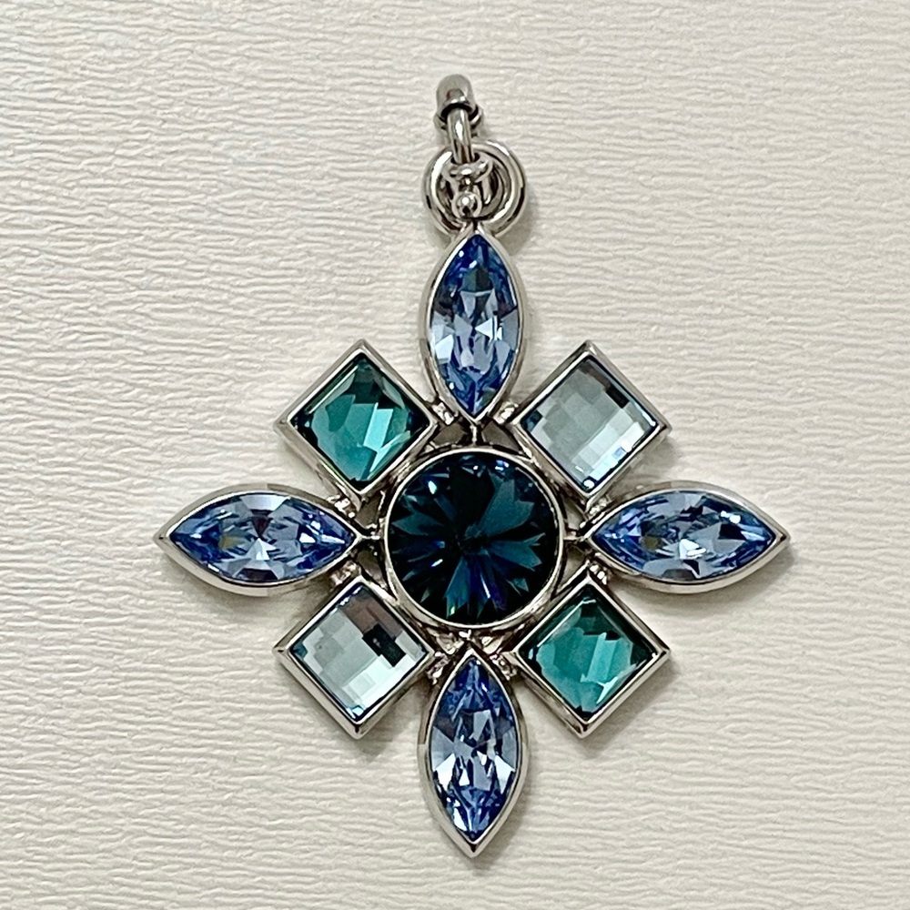 Elegant Blue and Green Gemstone Necklace